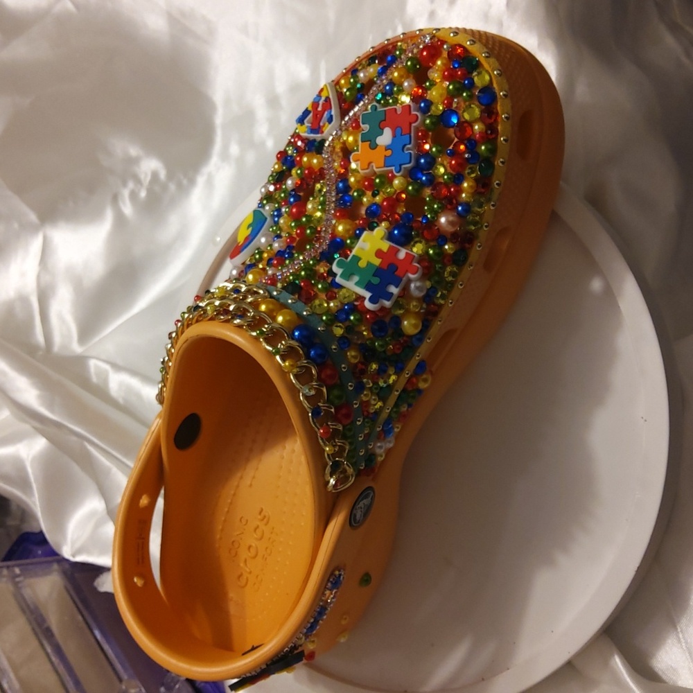 Custom CROCS size 9 AUTISM IMSPIRED NWOT - Picture 2 of 6